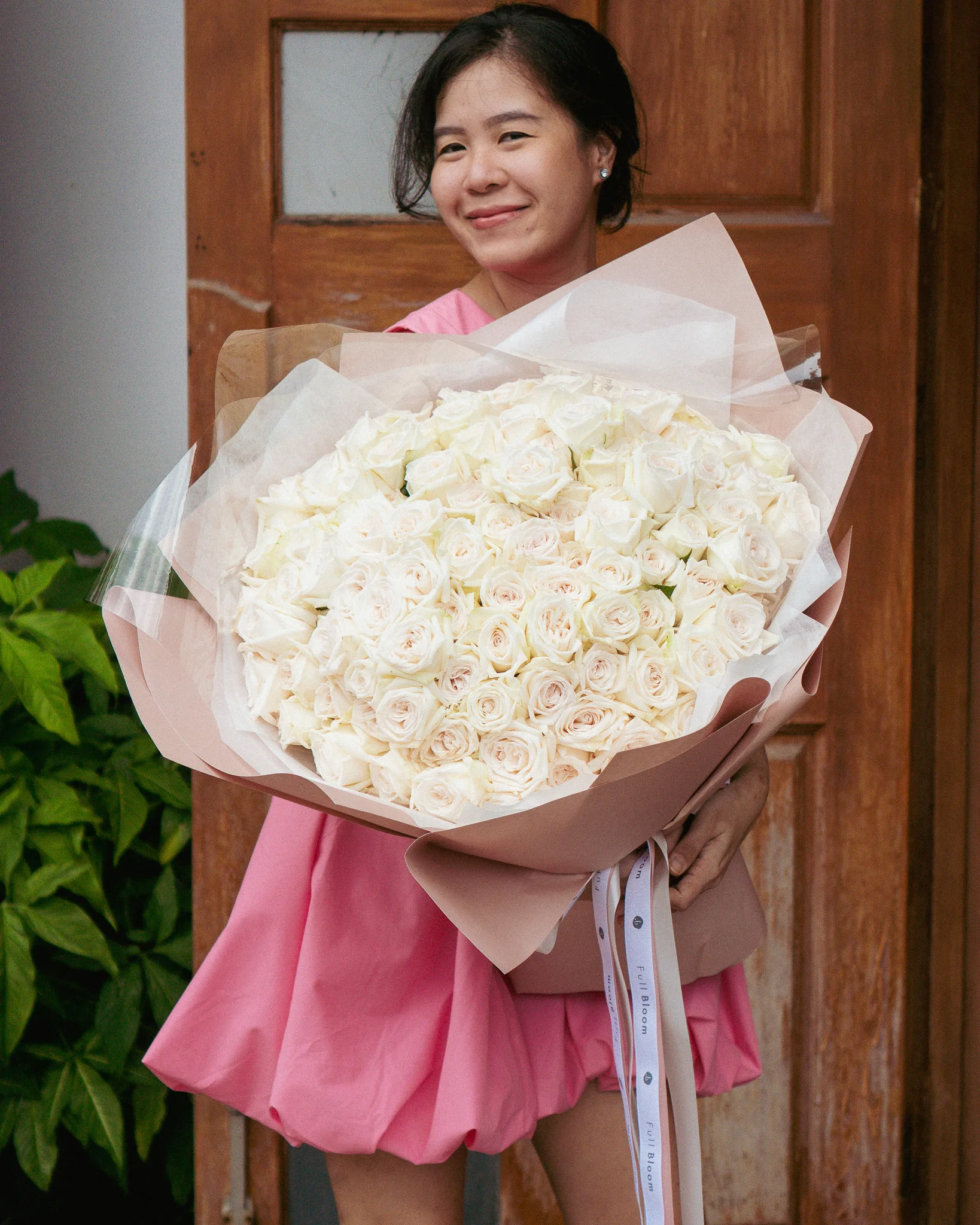 Envy None - Undeniably Grand White Roses Bouquet