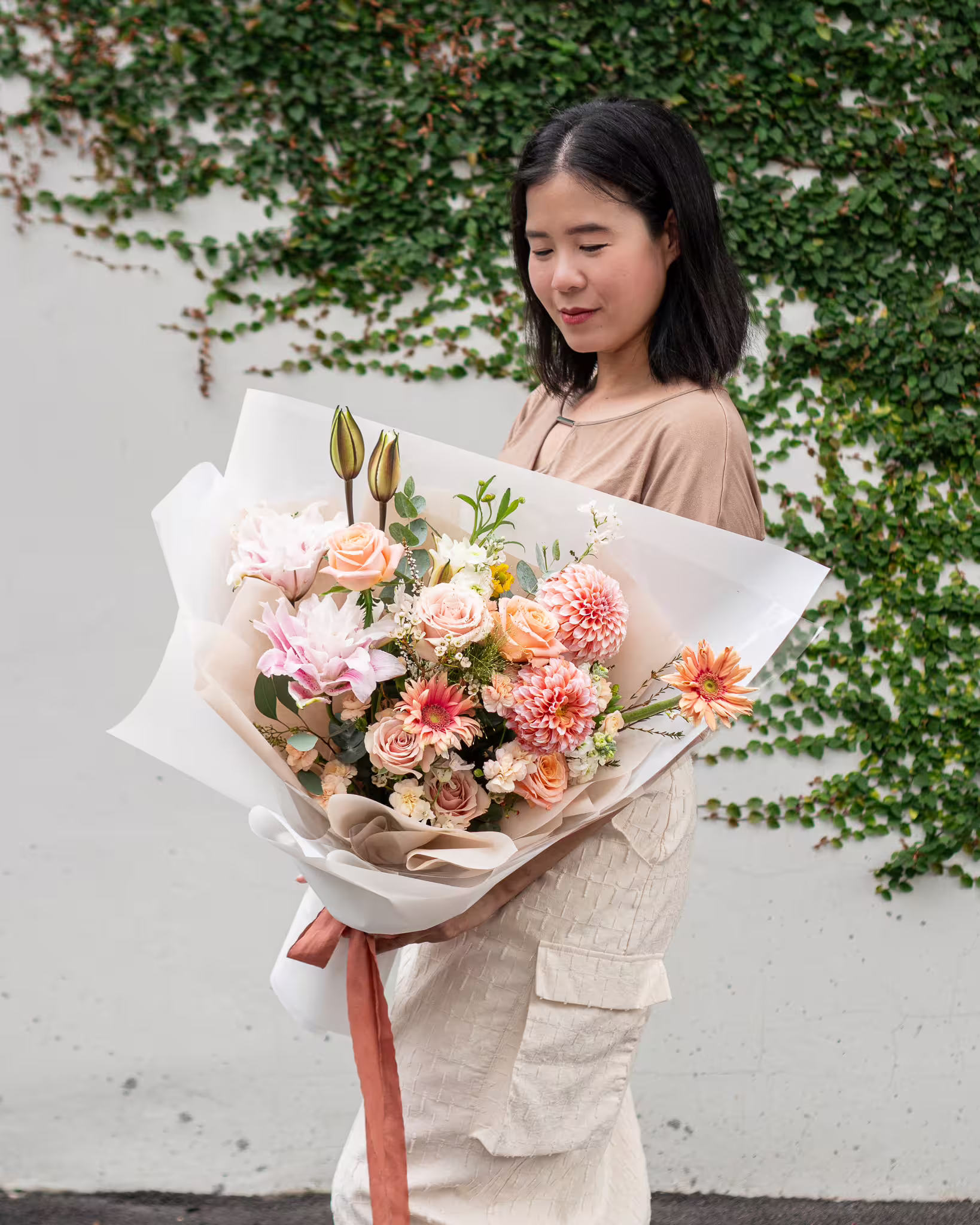 Pale Blush – Flower Bouquet - Image 2