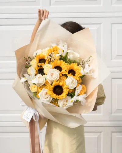 Golden Hour – A Ray of Sunshine Bouquet